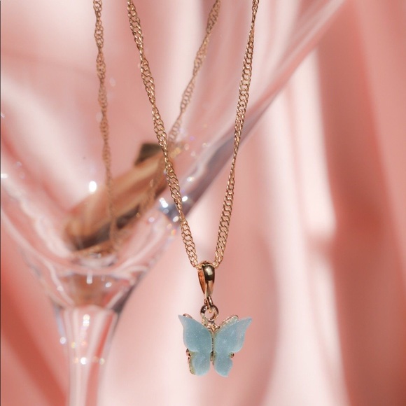 Crystal Butterfly Necklaces🦋🧚🏻♀️ - Picture 2 of 5